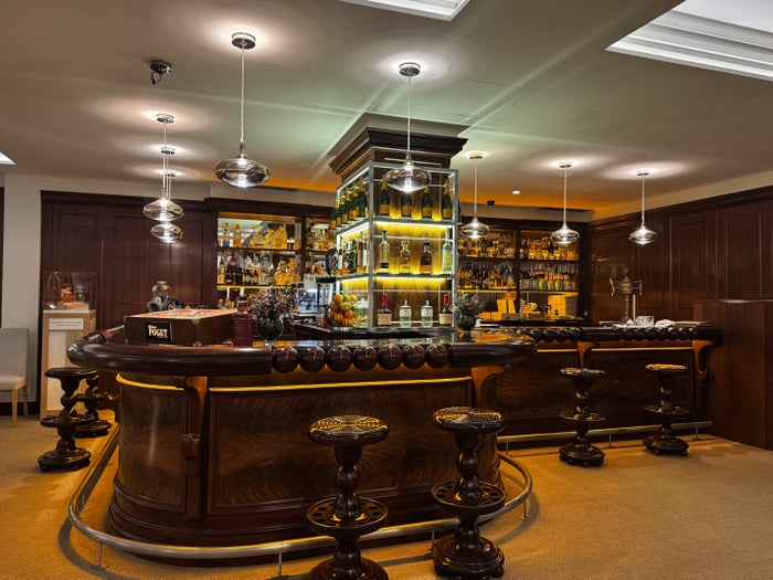 Hotel Ercilla de Bilbao Marriott Autograph Bar Counter
