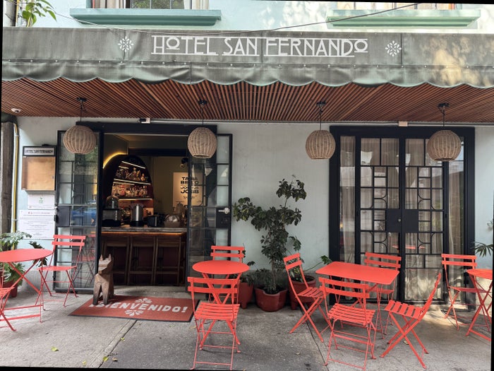 Hotel San Fernando Bunkhouse Entrance Exterior