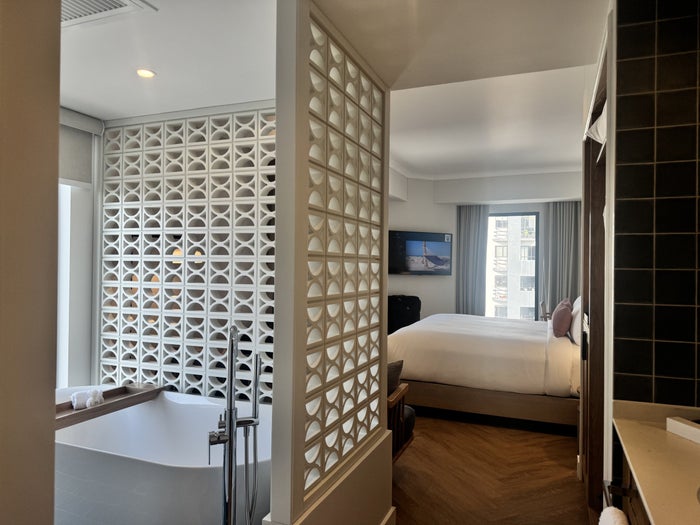 Humano Lima Tribute Portfolio Marriott Suite Overview
