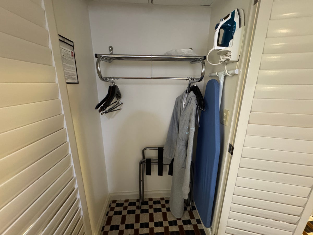 Hyatt Centric Delfina Santa Monica closet