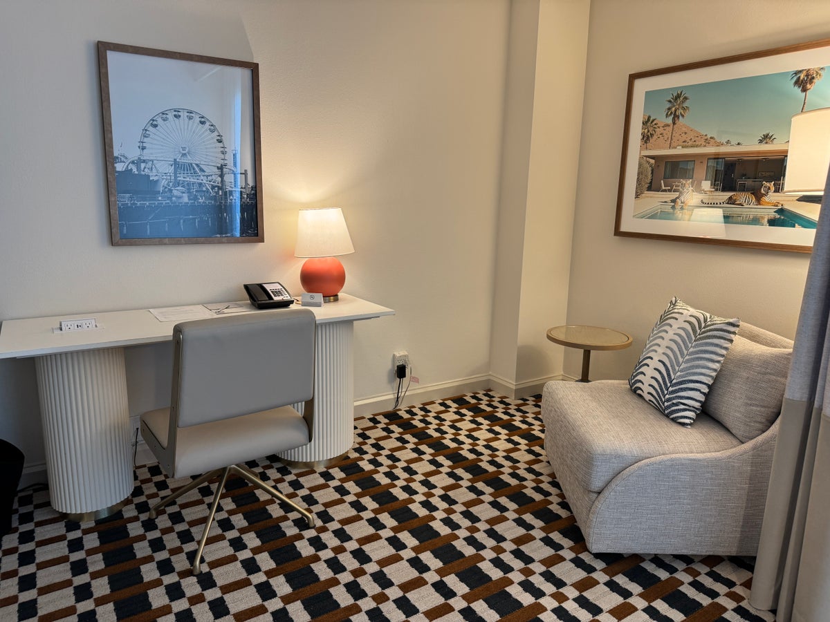 Hyatt Centric Delfina Santa Monica desk