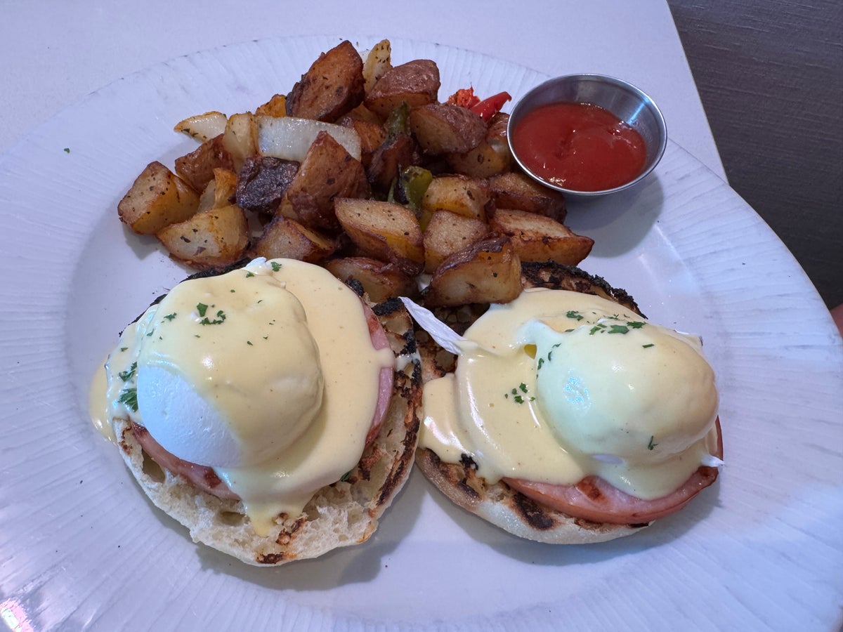 Hyatt Centric Delfina Santa Monica eggs Benedict
