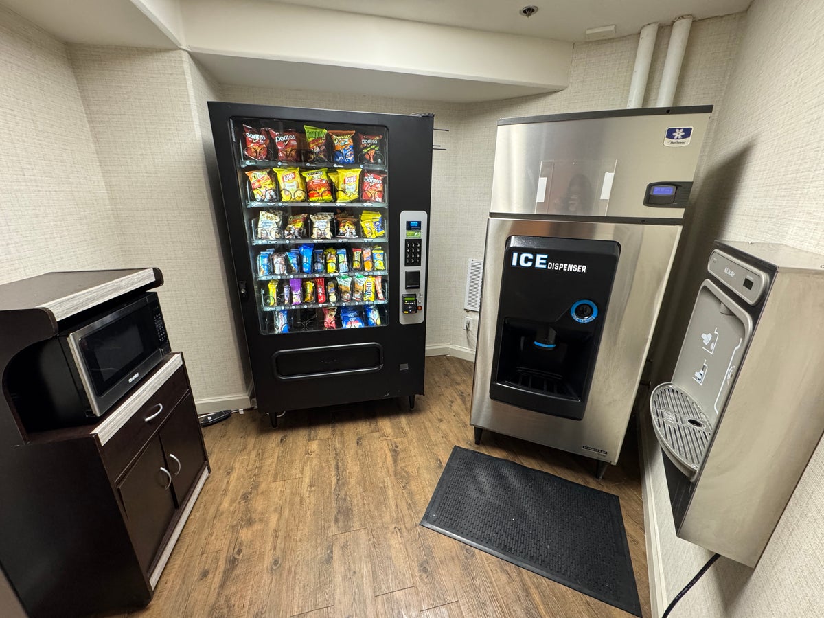 Hyatt Centric Delfina Santa Monica vending ice