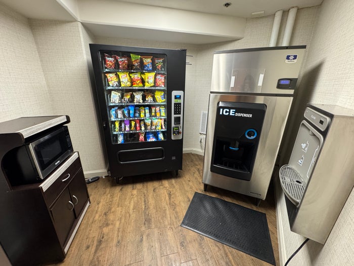 Hyatt Centric Delfina Santa Monica vending ice Hyatt Centric Delfina Santa Monica vending ice