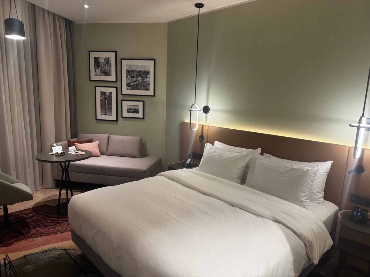 Hyatt Place Tallinn 1 King Deluxe High Floor bedroom