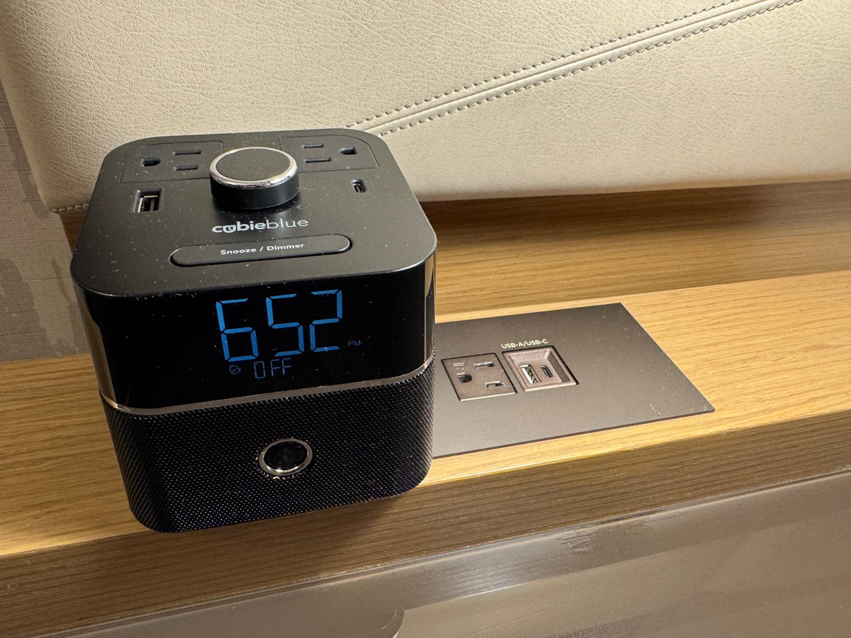 Hyatt Regency Austin alarm clock and outlet