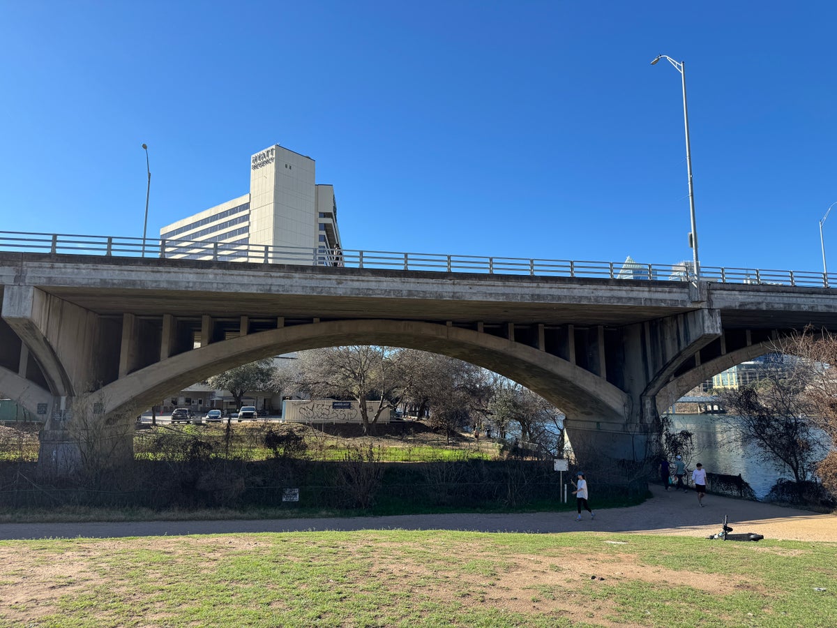 Hyatt Regency Austin bat viewing hill