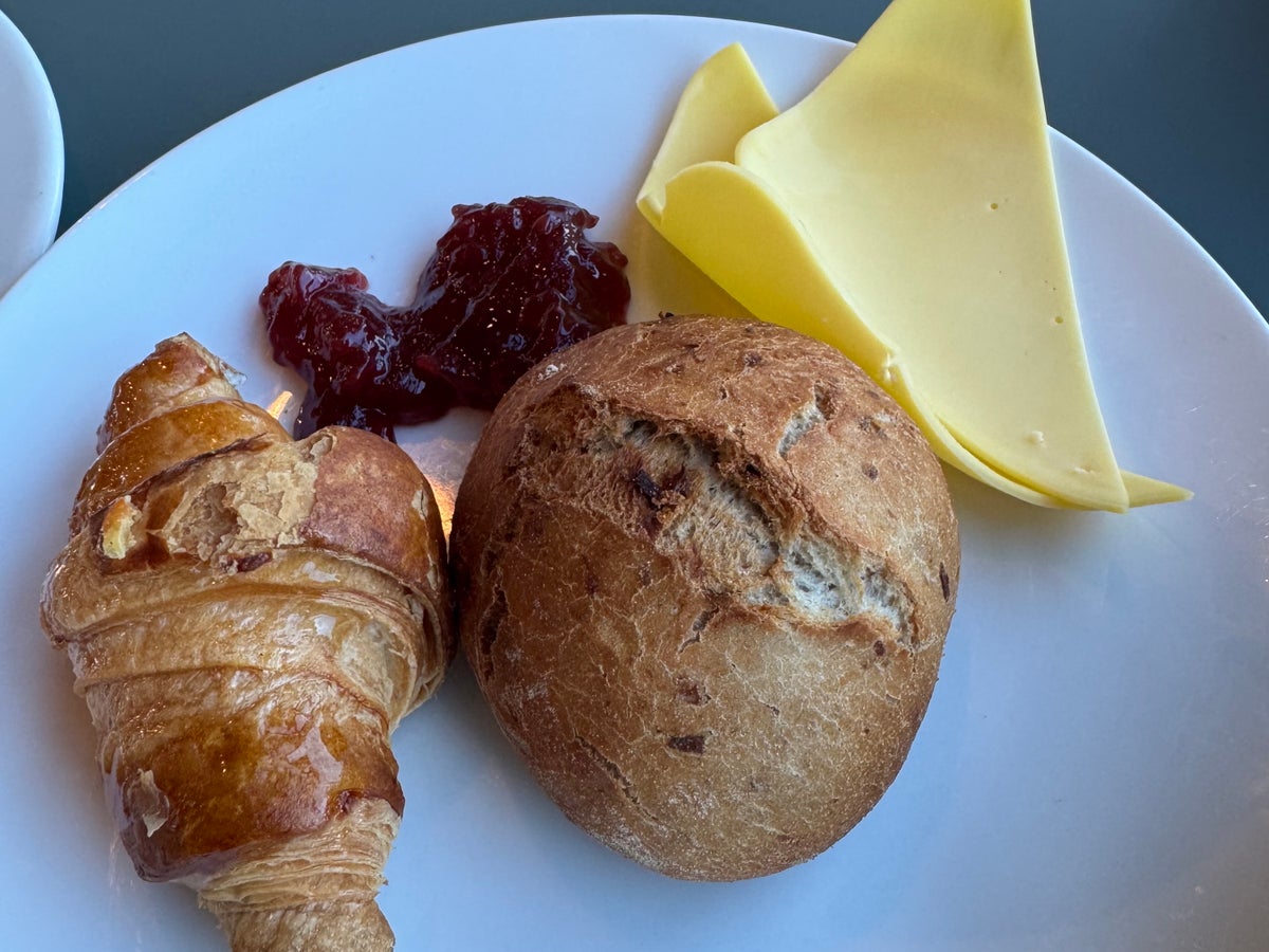Hyatt Regency Barcelona Tower bread cheese