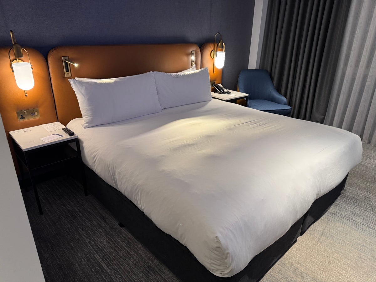 Hyatt Regency London Stratford bedroom