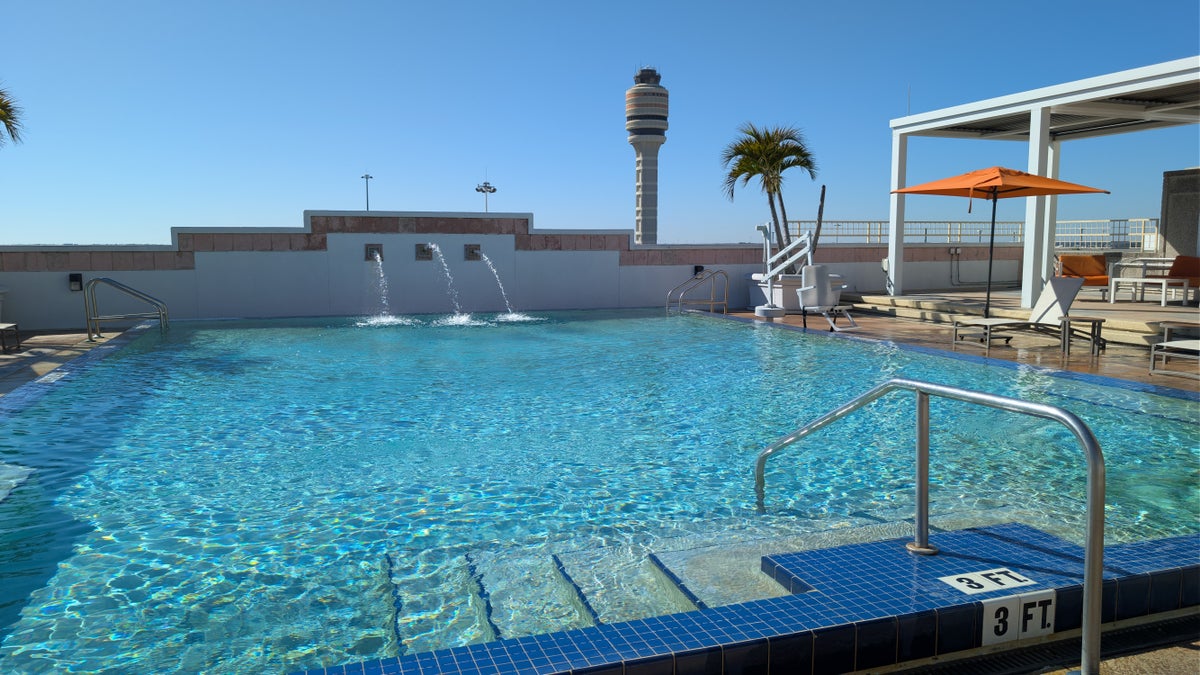 Hyatt Regency MCO pool