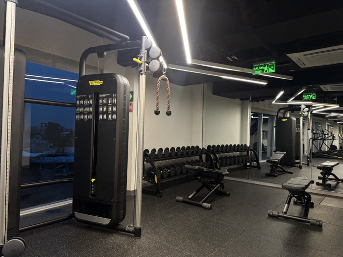 Hyatt Regency Mexico City Insurgentes Fitness Center Weight Machines