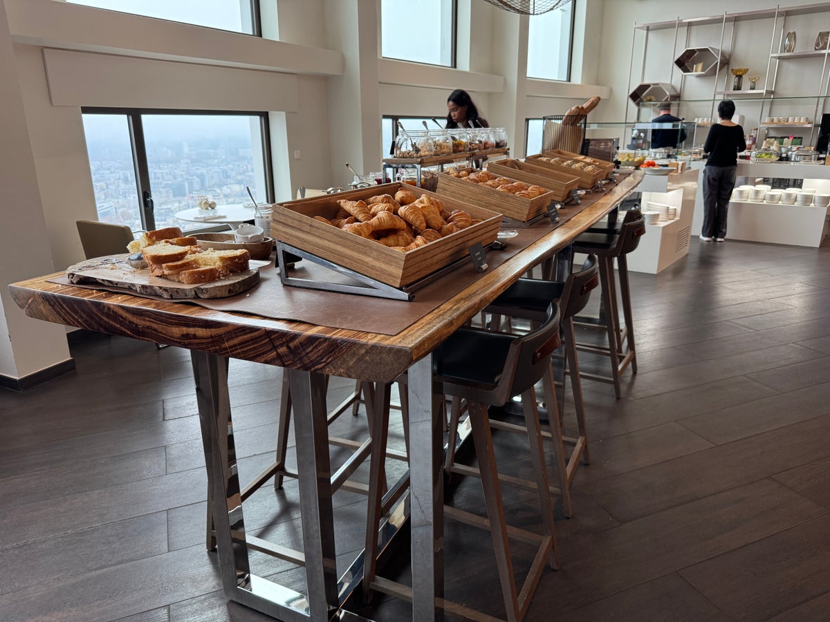 Hyatt Regency Paris Etoile Regency Club breakfast buffet