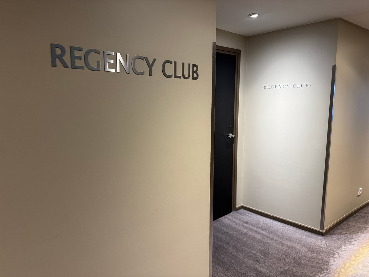 Hyatt Regency Paris Etoile Regency Club breakfast entrance