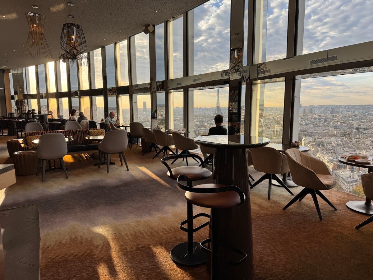 Is Hyatt Regency Paris Étoile Worth Your Stay? Pros and Cons [Review]