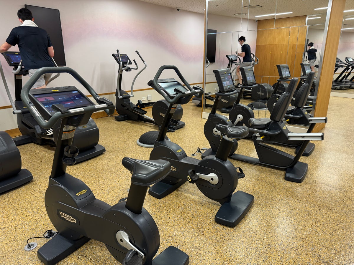 Hyatt Regency Paris Etoile gym bikes Hyatt Regency Paris Etoile gym bikes