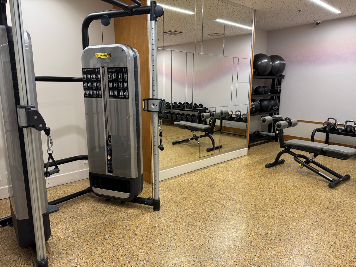 Hyatt Regency Paris Etoile gym weights
