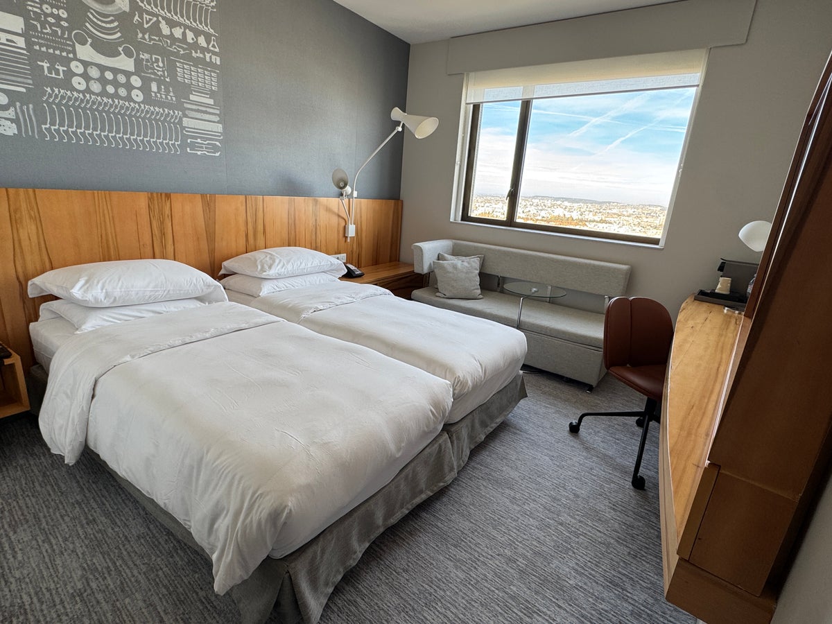 Hyatt Regency Paris Etoile twin beds