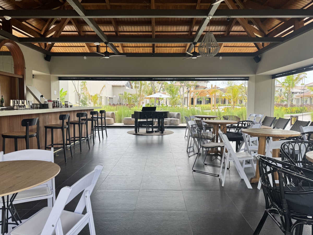Hyatt Secrets Playa Esmeralda Piano Bar Interior