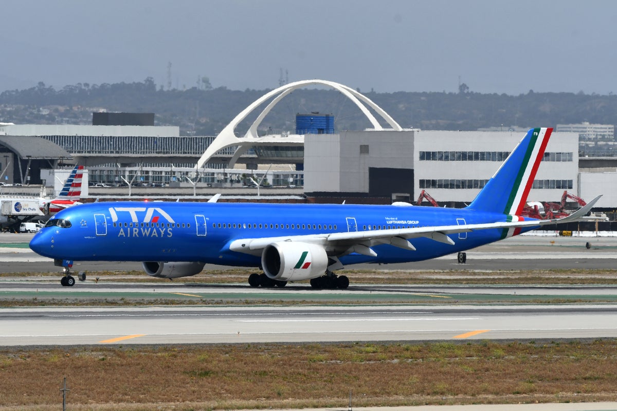 ITA Airways A350 900 taxiing LAX