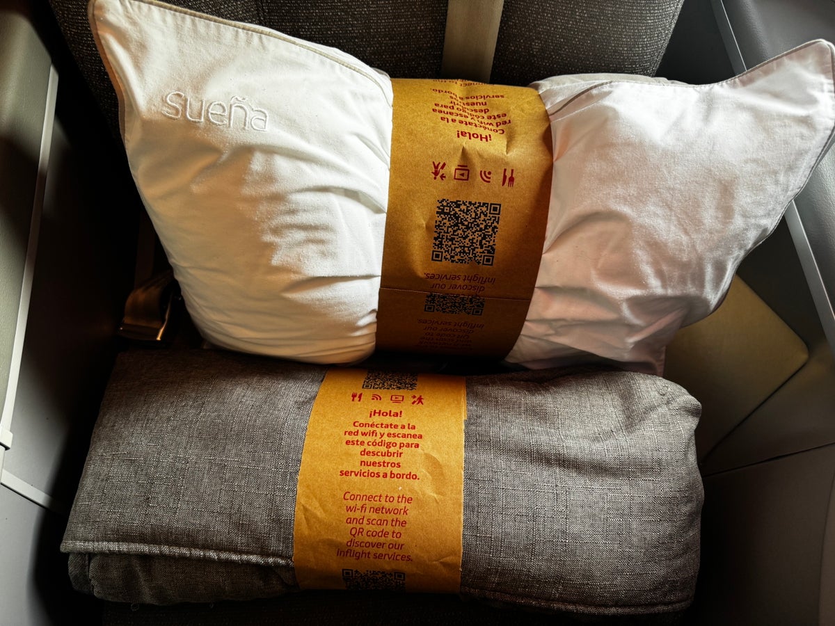 Iberia A321XLR MAD BOS bedding