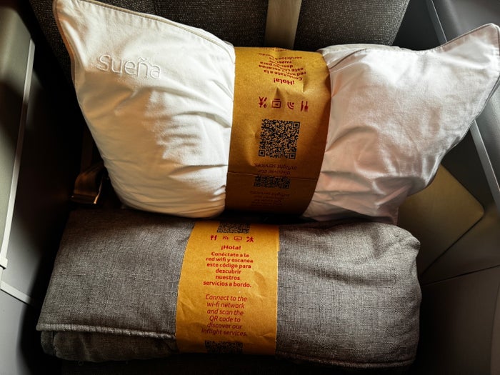Iberia A321XLR MAD BOS bedding