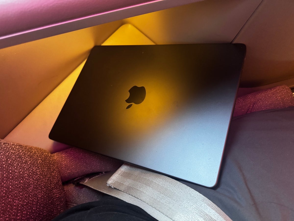 Iberia A321XLR MAD BOS laptop space