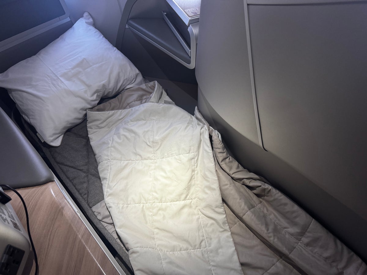 Iberia A321XLR MAD BOS lie flat bed