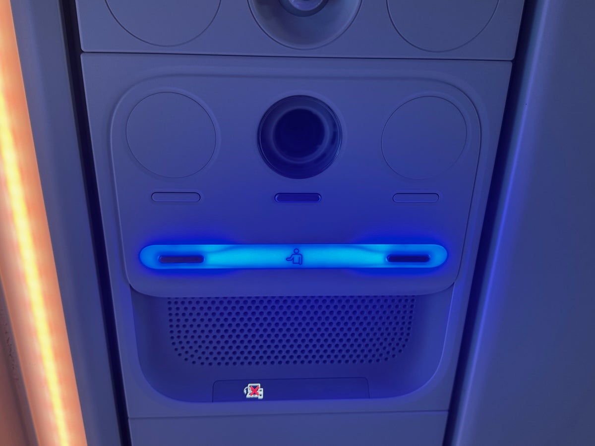 Iberia A321XLR MAD BOS overhead panel