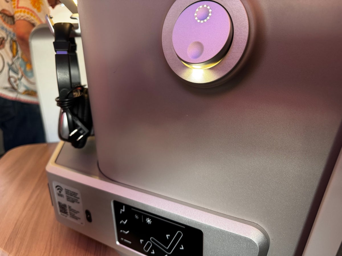 Iberia A321XLR MAD BOS reading light