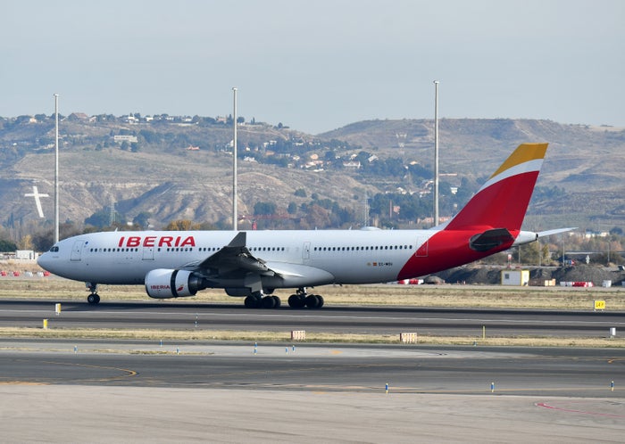 Iberia A330 200 landing MAD