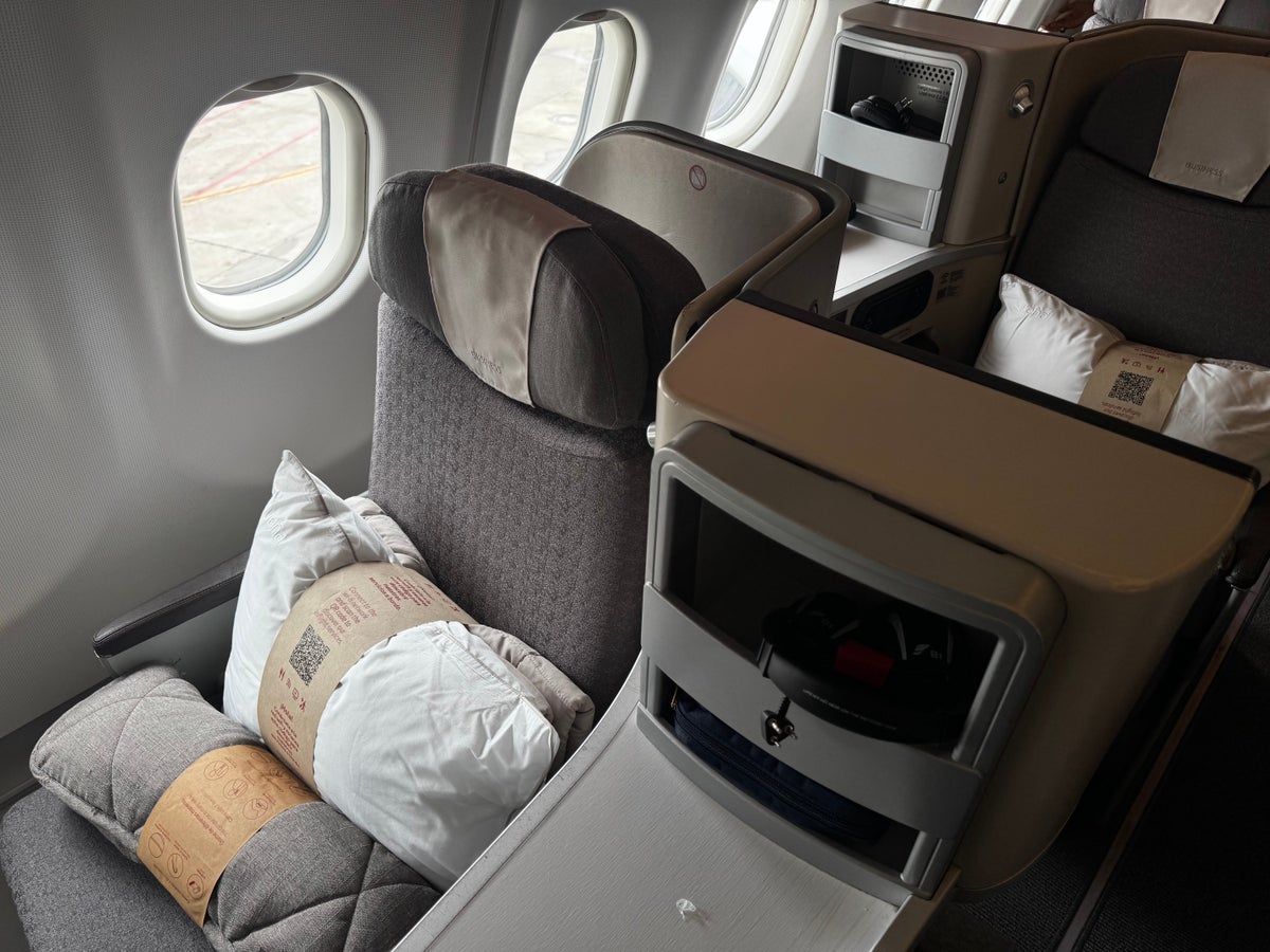 Iberia A330 window seats business class closeup