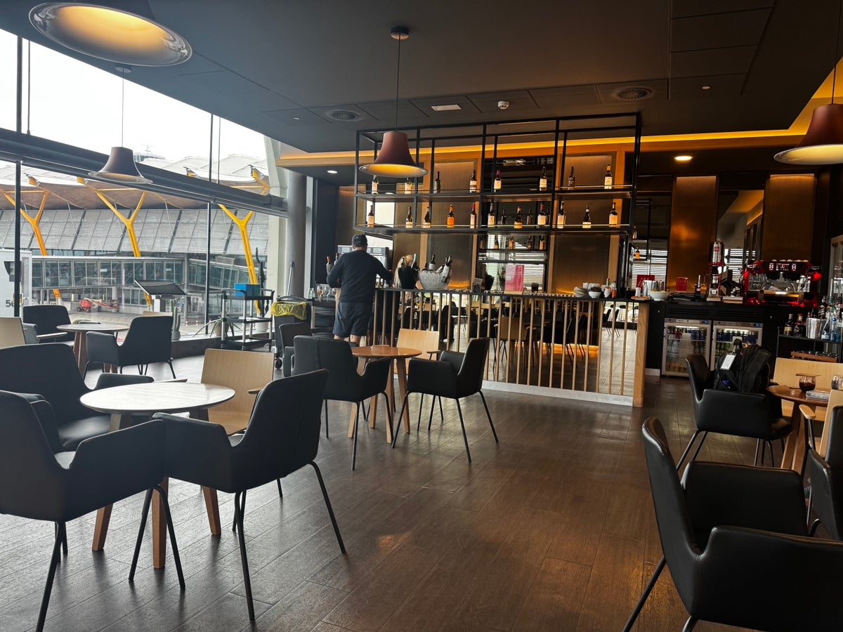 Iberia Velazquez Lounge Madrid MAD bar