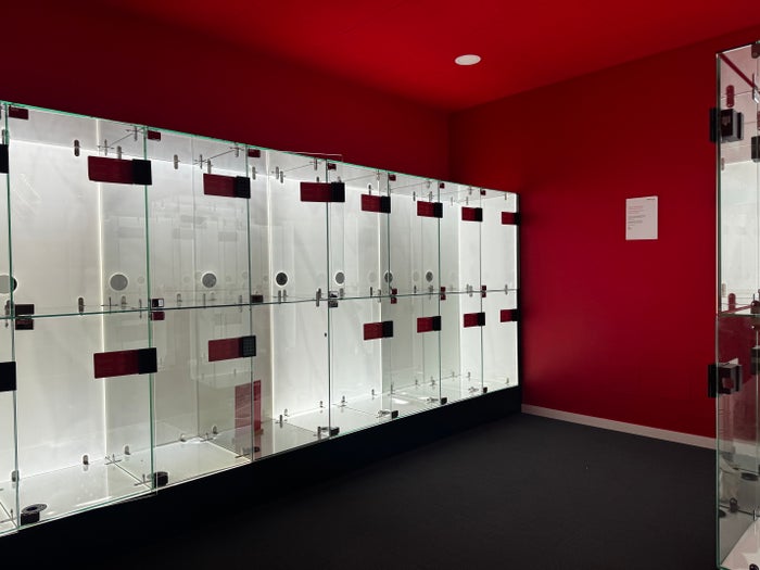 Iberia Velazquez Lounge Madrid MAD luggage room