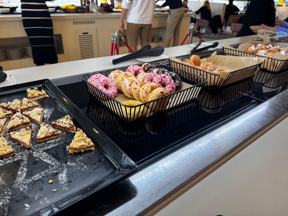 Iberia Velazquez Lounge Madrid MAD pastries