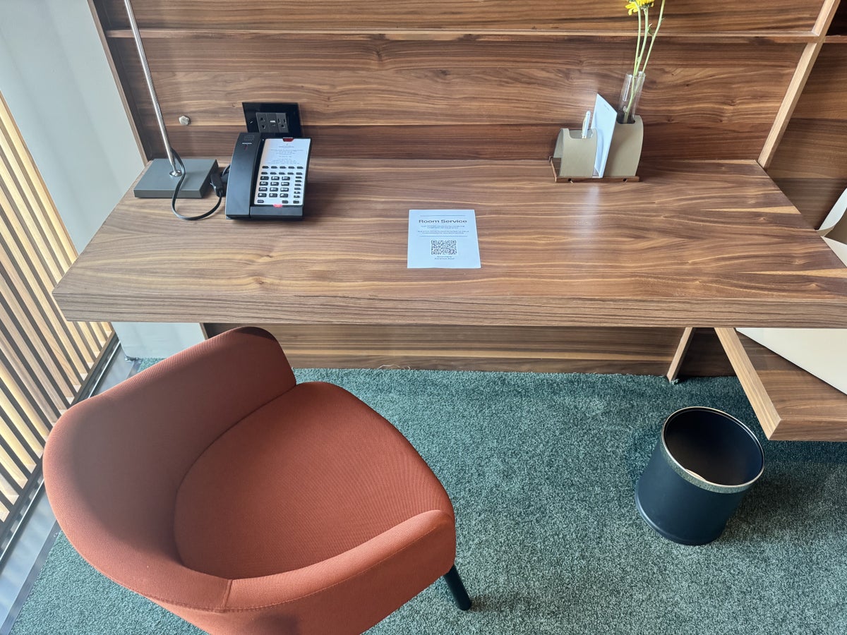 InterContinental Presidente Monterrey Bedroom Desk
