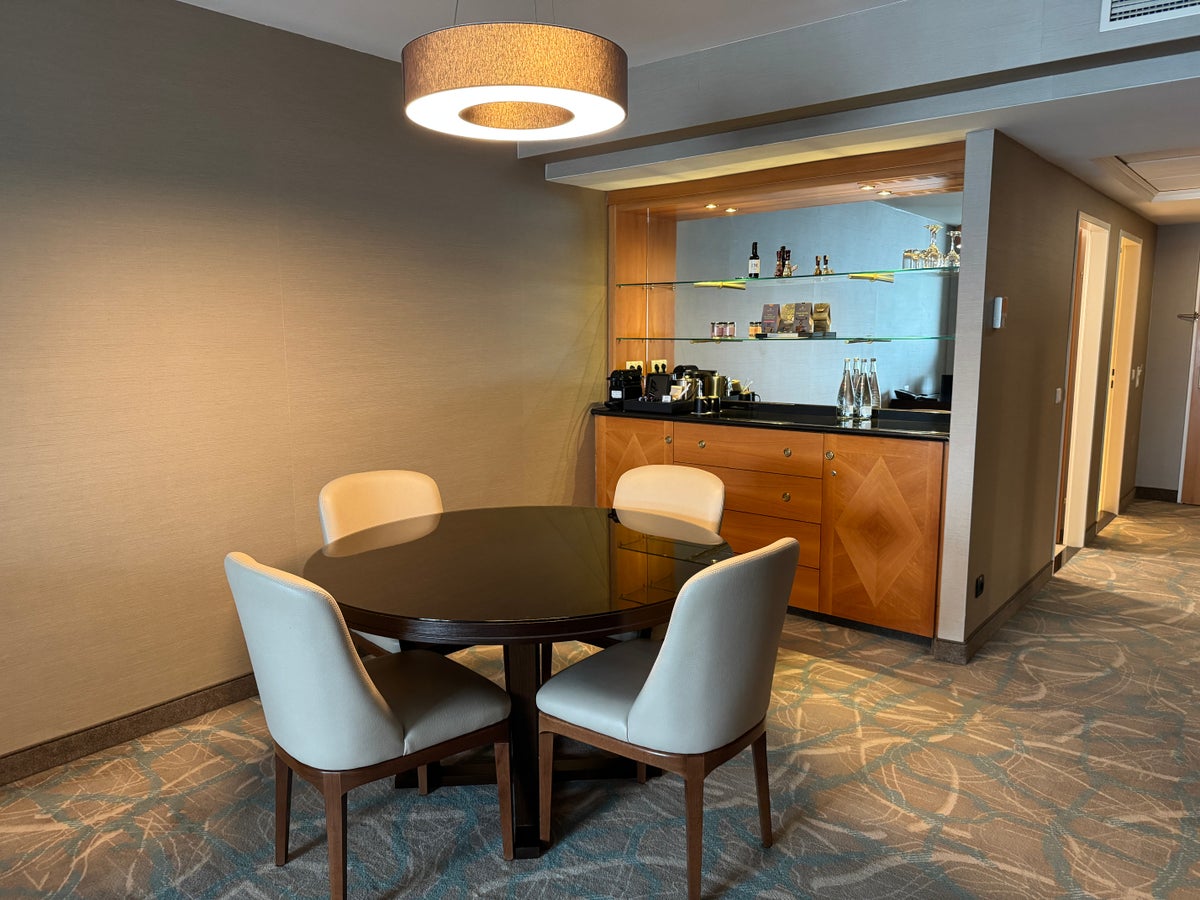 JW Marriott Bucharest Grand Hotel Business Suite dining