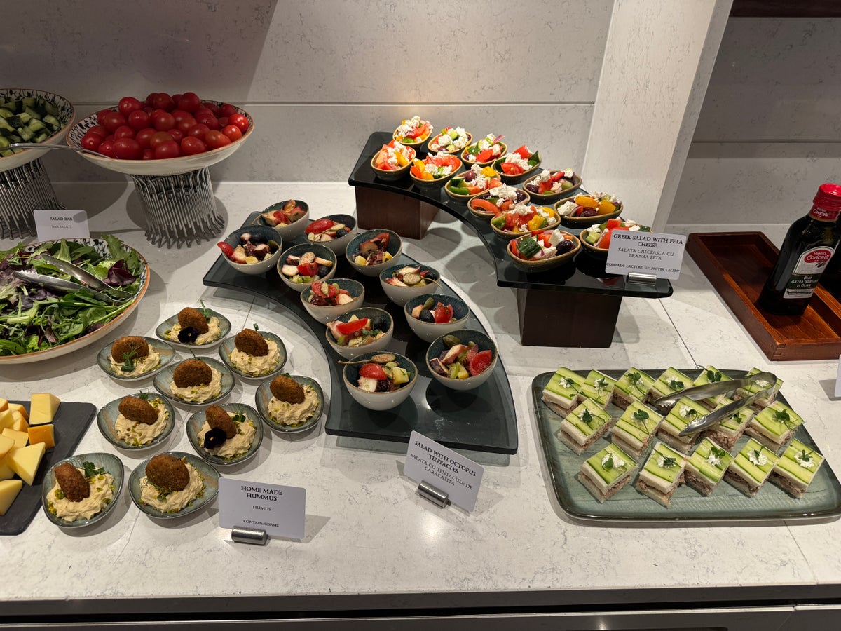 JW Marriott Bucharest Grand Hotel Executive Lounge happy hour apps