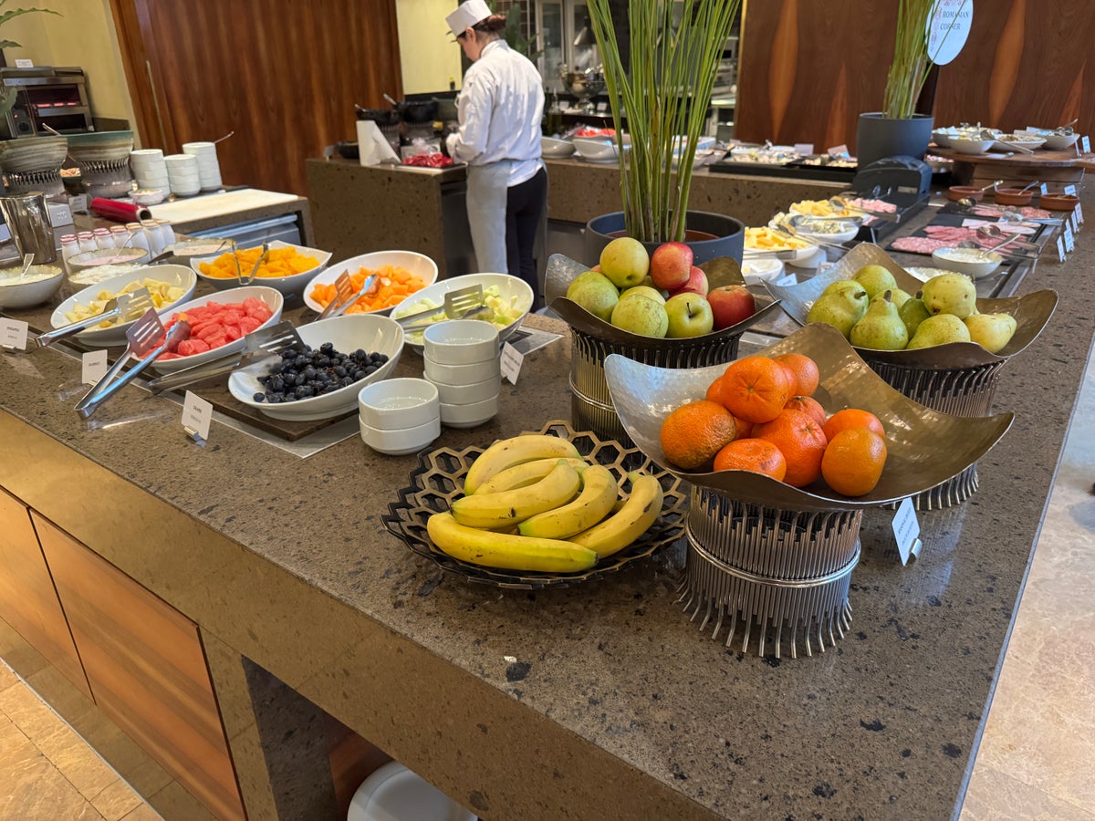 JW Marriott Bucharest Grand Hotel JW Steakhouse breakfast fruits