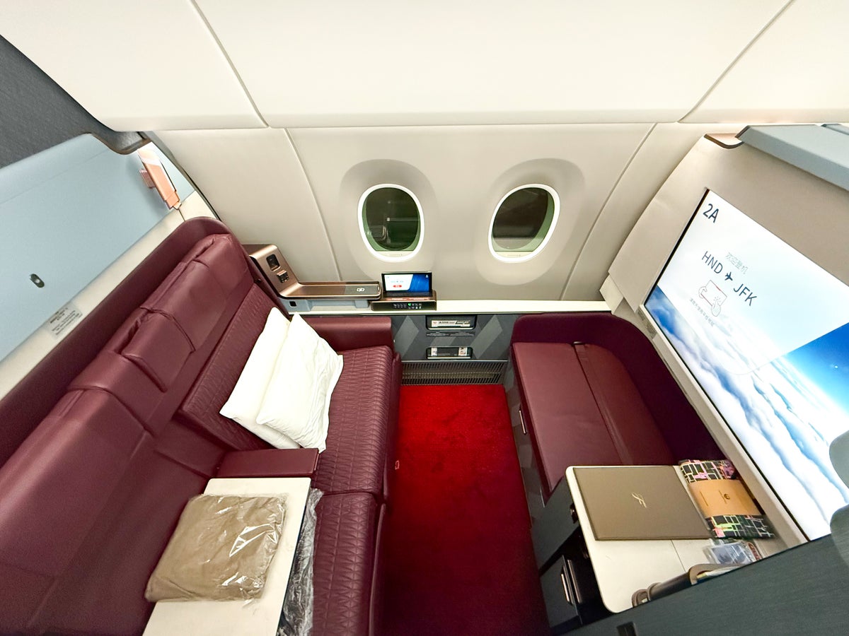 Japan Airlines First Class A350 1000 Image Credit Alex miller 39