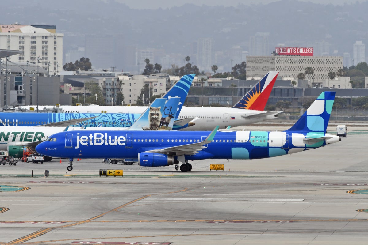 JetBlue A321 new colors taxiing LAX JetBlue A321 new colors taxiing LAX