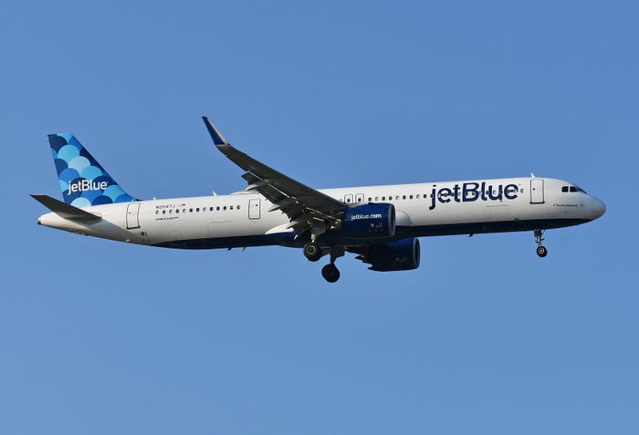 JetBlue A321neo landing JFK JetBlue A321neo landing JFK