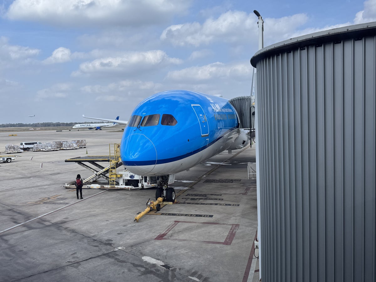 KLM 787 10 economy IAH AMS aircraft