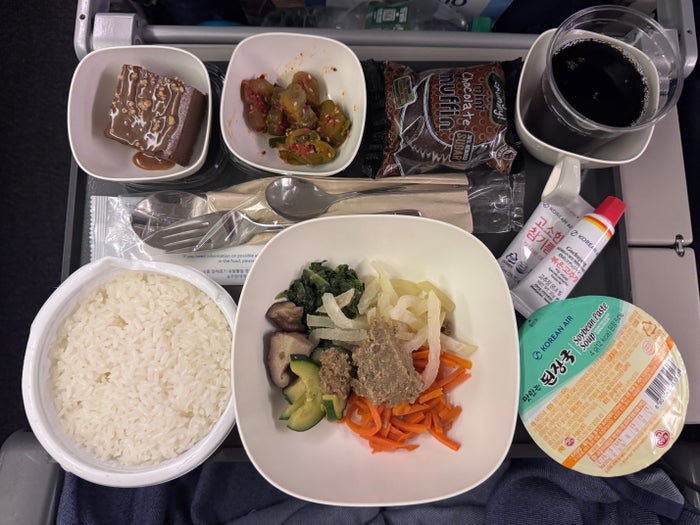 Korean Air B777 300 LHR ICN economy bibimbop