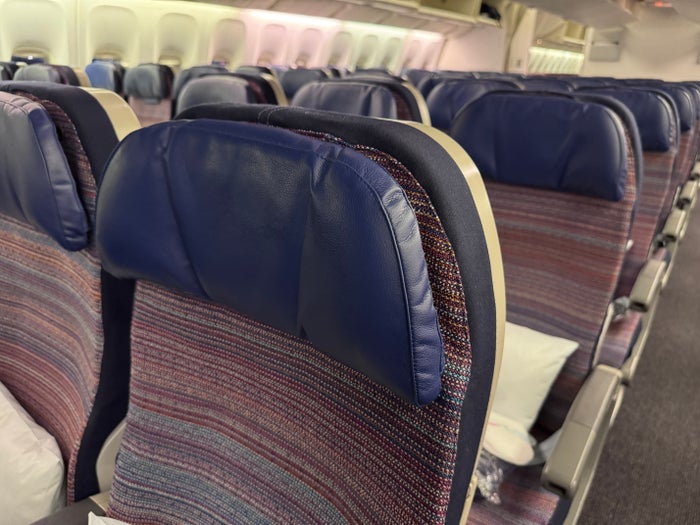 Korean Air B777 300 LHR ICN economy headrest