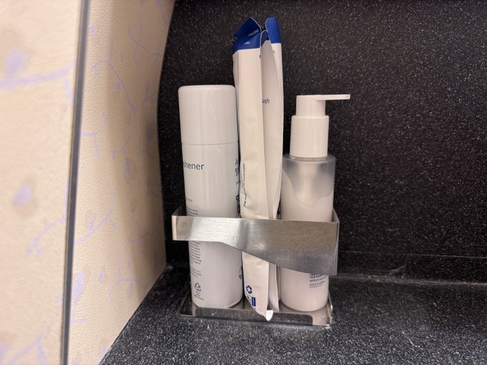 Korean Air B777 300 LHR ICN economy lavatory amenities