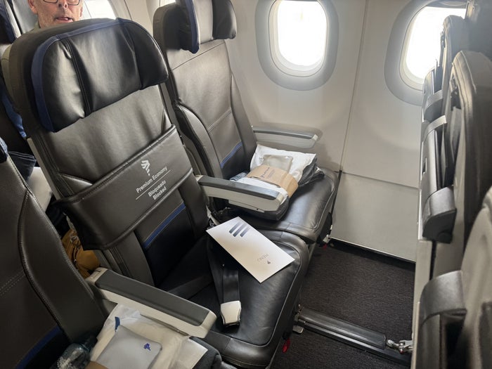 LATAM A320 Premium Economy Cabin Seats