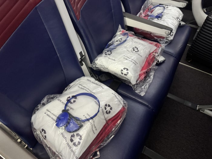 LATAM B787 9 GRU MEX Row of Seats