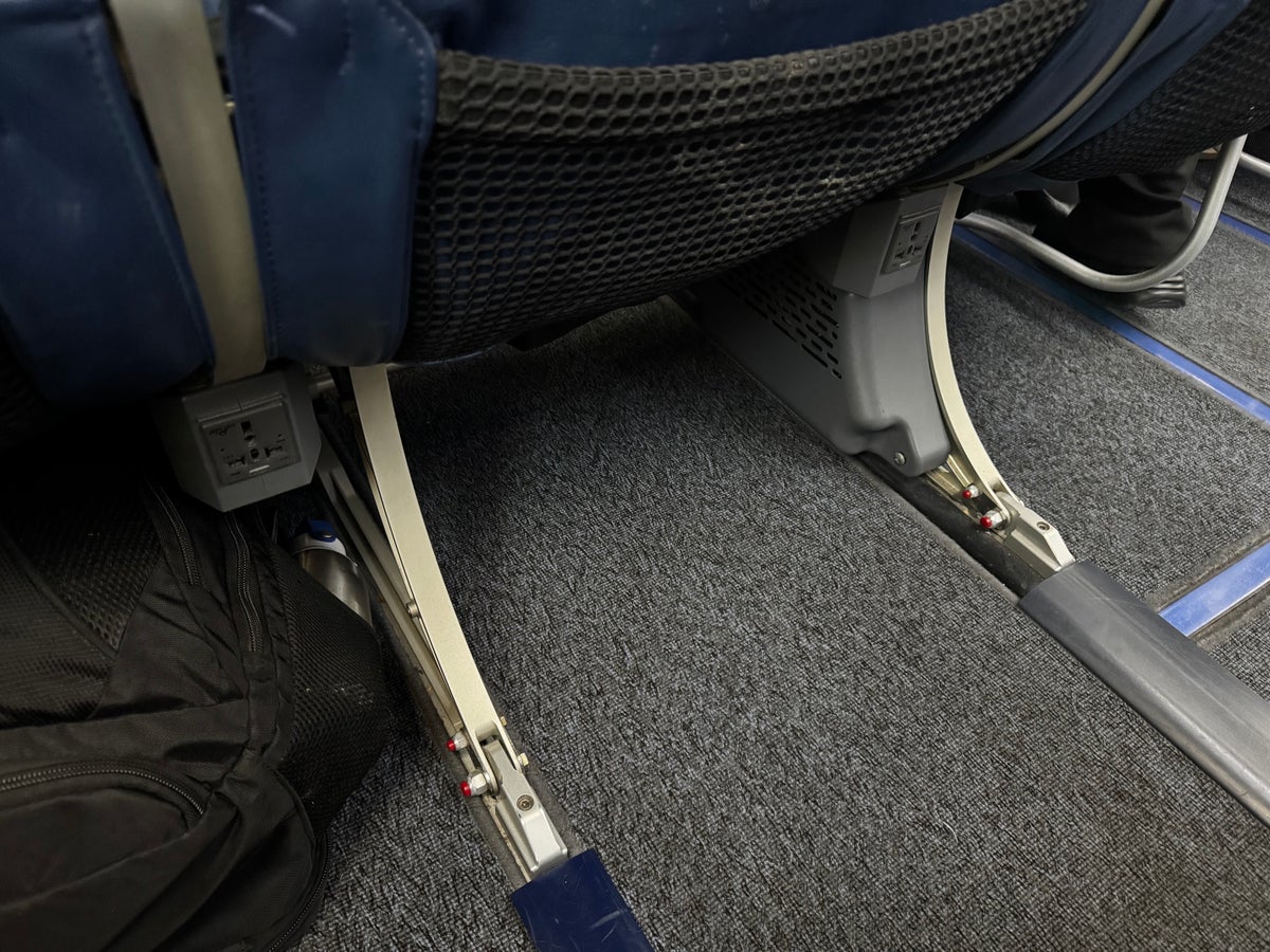 LOT Polish Boeing 737 MAX 8 exit row space