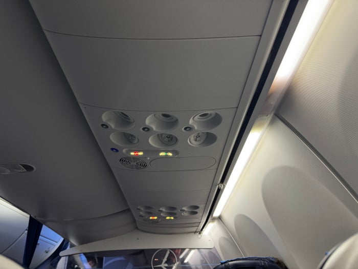 LOT Polish Boeing 737 MAX 8 overhead nozzles