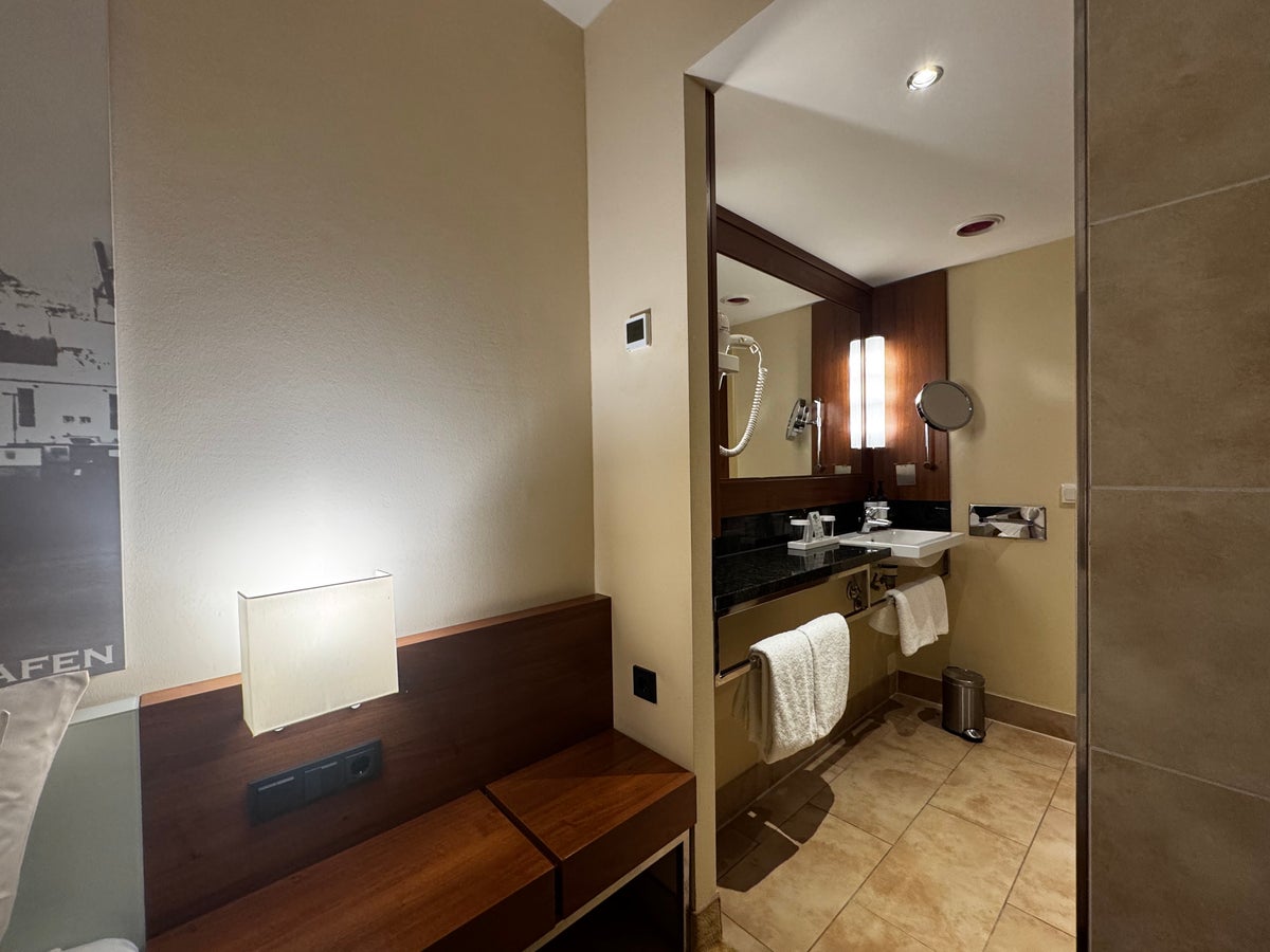 Lindner Hotel Hamburg Am Michel JdV Hyatt 1 King Bed Deluxe hall